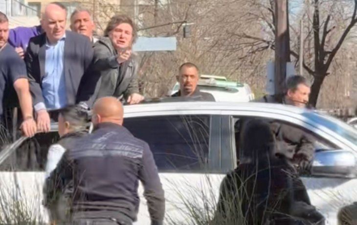 El video de Javier Milei provocando y agrediendo a vecinos de Lomas de Zamora antes de los piedrazos