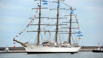 el gobierno suspendio el viaje de la fragata libertad el gobierno suspendio el viaje de la fragata libertad