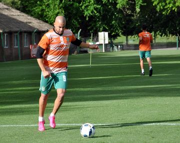 Santiago Silva, en el enternamiento de Banfield