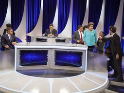 a nueve dias de la segunda vuelta, dilma rousseff se descompuso en television a nueve dias de la segunda vuelta, dilma rousseff se descompuso en television