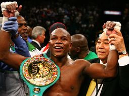 mayweather quiere pelear con maidana y lo somete a votacion mayweather quiere pelear con maidana y lo somete a votacion