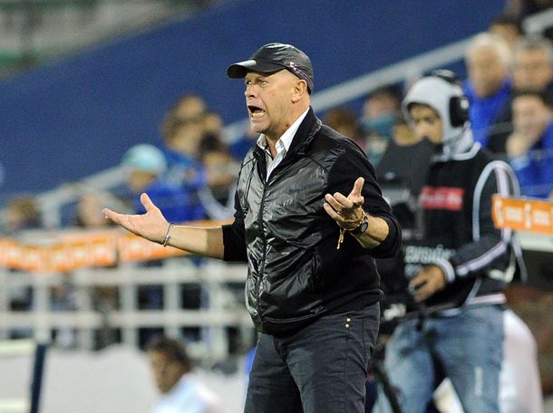 Carlos Ischia será presentado en un Racing en crisis