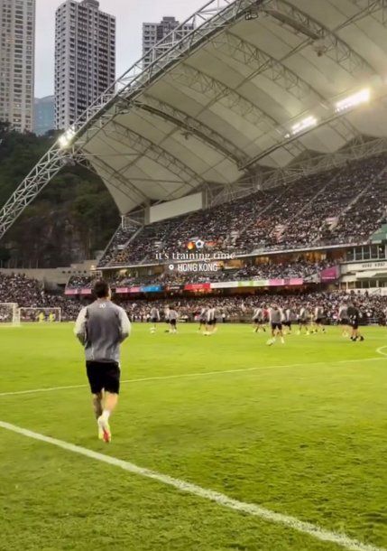 Hong Kong: 40 mil personas colmaron un estadio para ver entrenar a  Lionel Messi