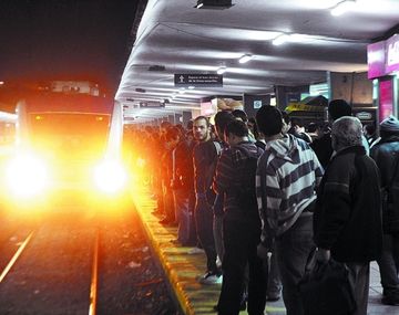Demoras y caos en el tren Sarmiento: afecta la estación Once y Caballito