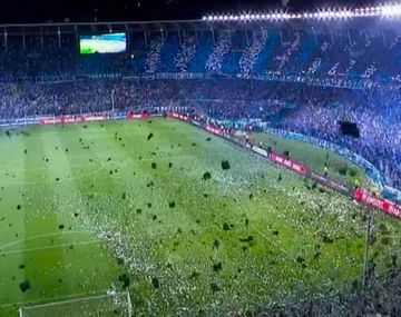 El espectacular recibimiento de los hinchas de Racing para el choque contra Boca