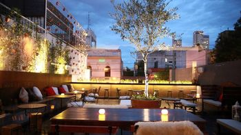 peugeot lounge celebra su primer aniversario peugeot lounge celebra su primer aniversario