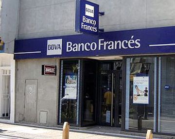 Roban un millón de pesos de un banco de Almagro