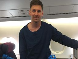 barcelona ya esta camino a japon y messi viajo ¡en pijama! barcelona ya esta camino a japon y messi viajo ¡en pijama!