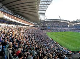 Evacúan el Etihad Stadium antes del City-Barcelona por una falsa alarma Evacúan el Etihad Stadium antes del City-Barcelona por una falsa alarma