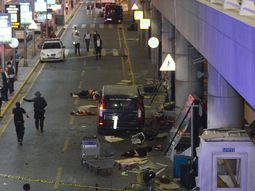 atentado en estambul: aseguran que fue cometido por tres terroristas suicidas atentado en estambul: aseguran que fue cometido por tres terroristas suicidas