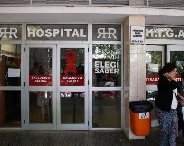 La Plata: un hombre dio positivo por Covid-19 en el Hospital Rossi y hubo que aislar a 29 personas