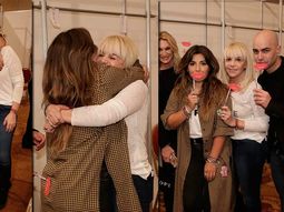 gianinna maradona, aferrada a claudia villafane en su desfile: me quiero desprender del apellido gianinna maradona, aferrada a claudia villafane en su desfile: me quiero desprender del apellido