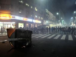 La Metropolitana liberó el tránsito en la calle Corrientes