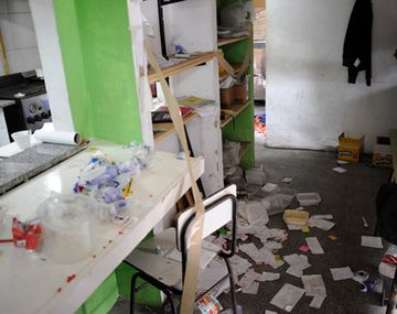 Saqueos y destrozos en una escuela