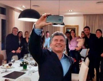 Memes por la foto del cumpleaños de Fabiola Yañez en Olivos