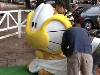 Parece que no lo quieren: vandalizaron a Gaturro otra vez