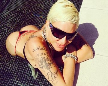 Daniela Cardone desafía el paso del tiempo en el agua