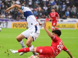 huracan se impone 1-0 ante gimnasia en el bosque huracan se impone 1-0 ante gimnasia en el bosque