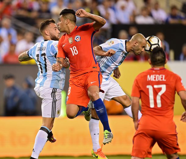 ¿A qué hora juega y quién transmite Argentina y Chile?