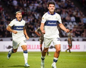 Gimnasia goleó de visitante a Platense y se convirtió en el último clasificado a los playoffs