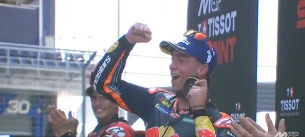 Moto GP: Pedro Acosta ganó la Sprint de Tailandia luego de una maniobra peligrosa de Marc Márquez