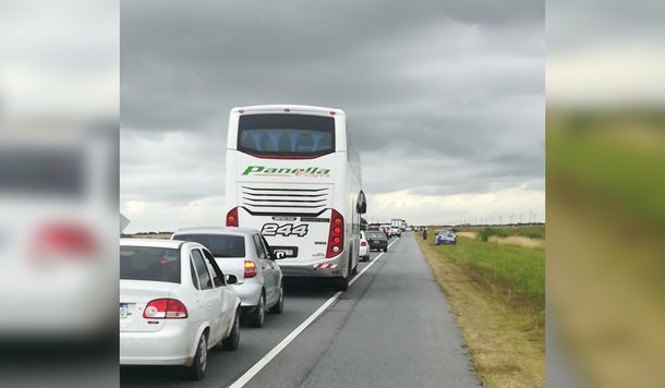 Un choque frontal entre dos autos en la Ruta 11 dejó al menos 7 heridos