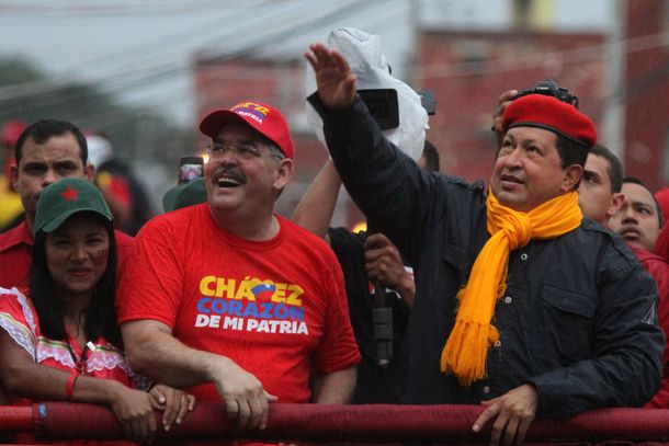 Chávez con bufanda