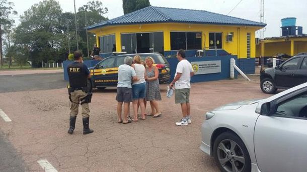Una pareja argentina olvidó a su hija en un estacionamiento en Brasil