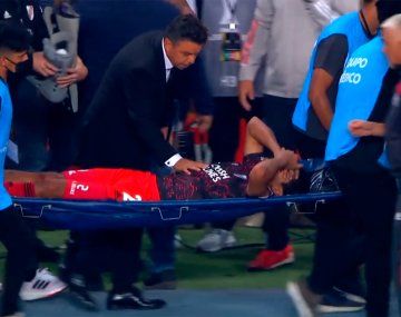 Memes y bronca en los hinchas de River por la lesión de Robert Rojas