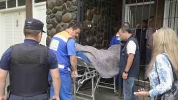 El médico fue trasladado lesionado desde su consultorio. El médico fue trasladado lesionado desde su consultorio.