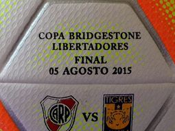 esta es la pelota con la que river y tigres definen al campeon de la copa esta es la pelota con la que river y tigres definen al campeon de la copa