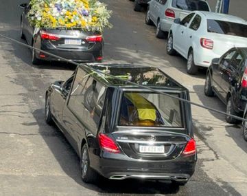 Emotiva despedida a Russo: así fue el multitudinario funeral