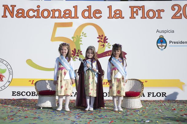 En la Fiesta Nacional de la Flor eligieron a la Reina del Capullo