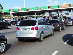 insisten ante la justicia en frenar la suba de peajes insisten ante la justicia en frenar la suba de peajes