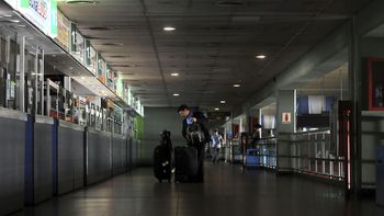 pese a las advertencias, continua el paro de micros pese a las advertencias, continua el paro de micros