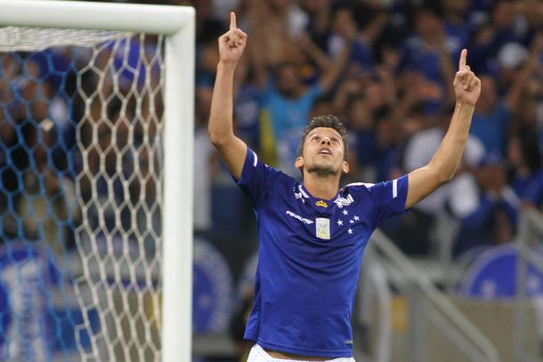 Cruzeiro pasó tras los penales y será el rival de River o Boca