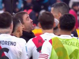 Chacho Coudet, descontrolado contra Yael Falcón Pérez tras la derrota de River Chacho Coudet, descontrolado contra Yael Falcón Pérez tras la derrota de River