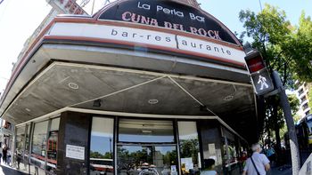 El bar está en pleno barrio de Once El bar está en pleno barrio de Once