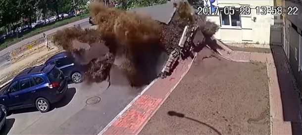 Explotó una cañería cloacal en Ucrania