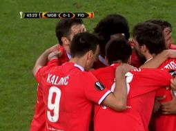 La celebración de la Fiorentina tras el tiro libre de Bernardeschi La celebración de la Fiorentina tras el tiro libre de Bernardeschi