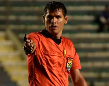 Un árbitro murió en pleno partido en la altura de Bolivia