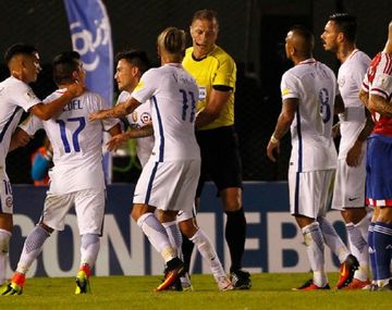 A mirarlo por TV: Medel se perderá dos partidos más por insultar a los argentinos