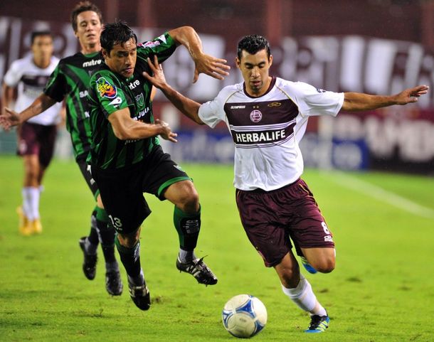 San Martín y Lanús disputan un duelo clave por distintas metas