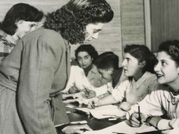 11 de noviembre de 1951, la primera vez que las mujeres pudieron votar