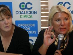 Otros tiempos: Stolbizer y Carrió, juntas.