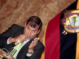 correa: el problema de salud de chavez es serio correa: el problema de salud de chavez es serio