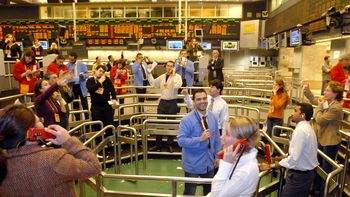 petrobras se hunde mas de 8% tras baja de nota de la calificadora moodys petrobras se hunde mas de 8% tras baja de nota de la calificadora moodys