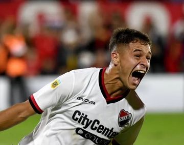Newells venció a Arsenal por 2-0 en Rosario