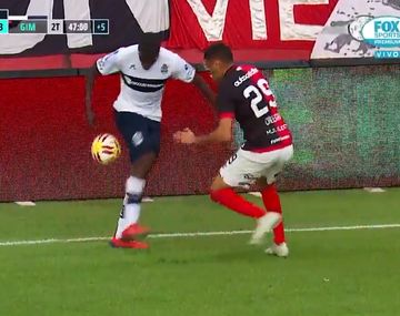 ¿Calidad o provocación? El lujo de Jan Hurtado que elogió hasta Ronaldinho