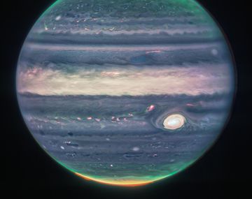 El telescopio espacial James Webb de la NASA captó imágenes de Júpiter. 